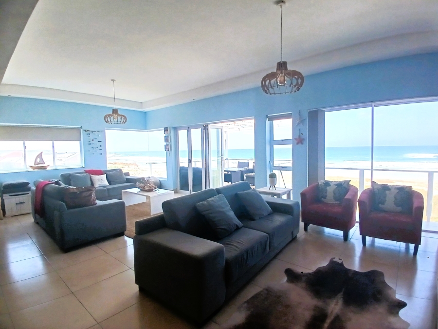 6 Bedroom Property for Sale in Stilbaai Oos Western Cape